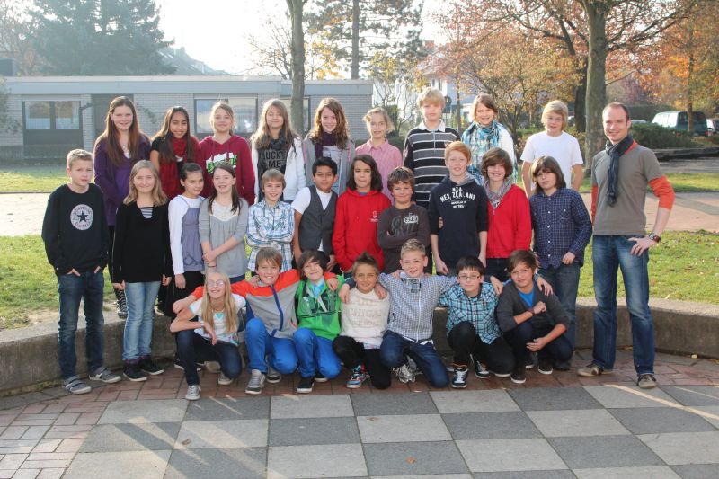 Die Klasse 6b von und mit Herrn Czaja.