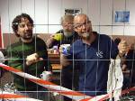 Herr Piesche und Herr Lückner verzeifelt: Gibt es hier wenigstens Bananen?