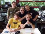 Gut gelaunte Darts -Helfer