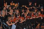 Das Schulorchester fiel nicht nur durch einheitliche Kleidung auf.