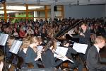 Schulorchester und -chor sorgten für das musikalische Rahmenprogramm.