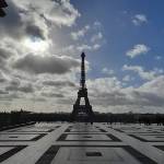 La tour Eiffel avec des nuages - magnifique!